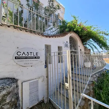 Daire Castle House